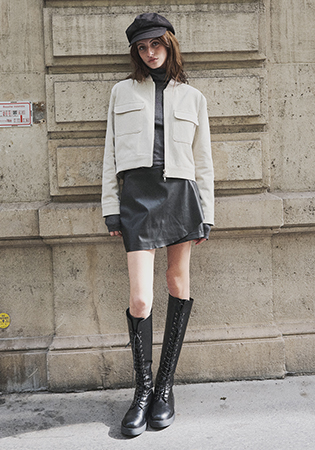 [다정pick!] [★이세영 착용] 비건 레더 스커트팬츠 블랙 4W231V001