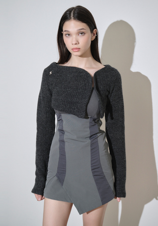 SIDE BUTTON CROP CARDIGAN [CHARCOAL]