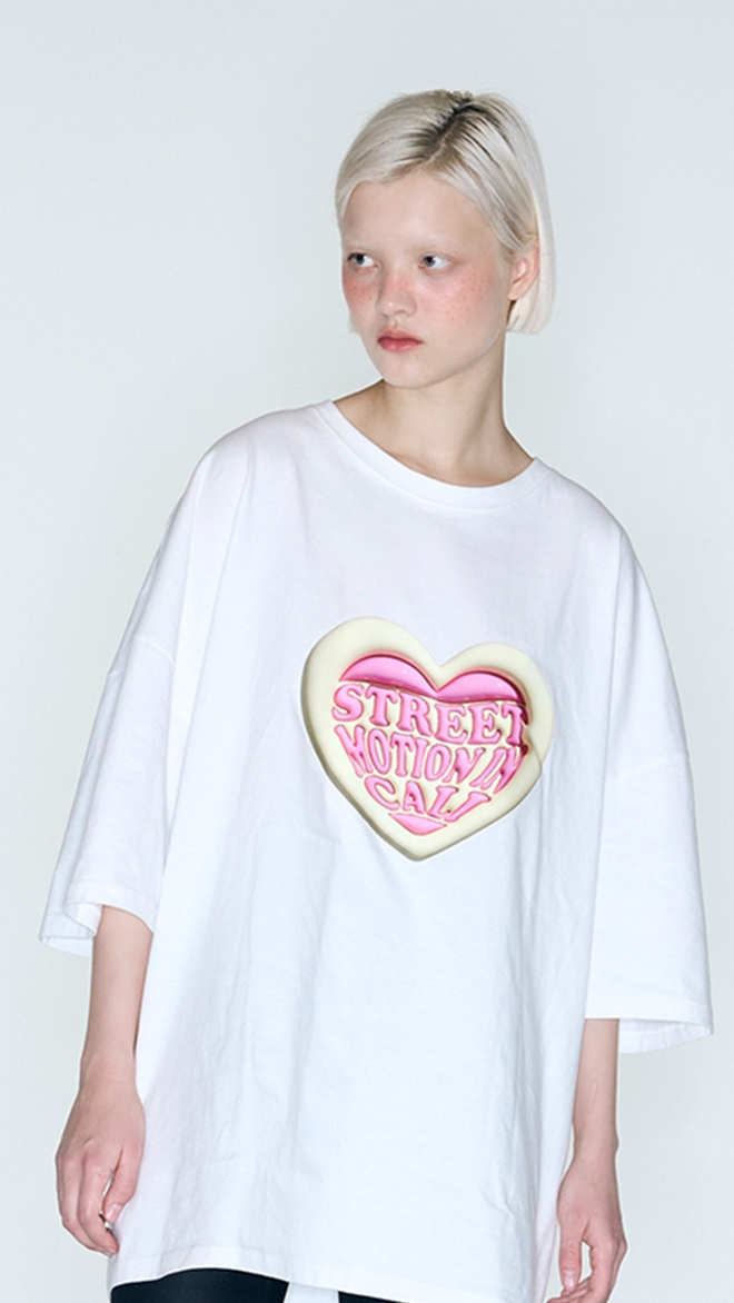 SMA SHOES Heart-Logo T-Shirt_White (Over-Fit) 남녀공용