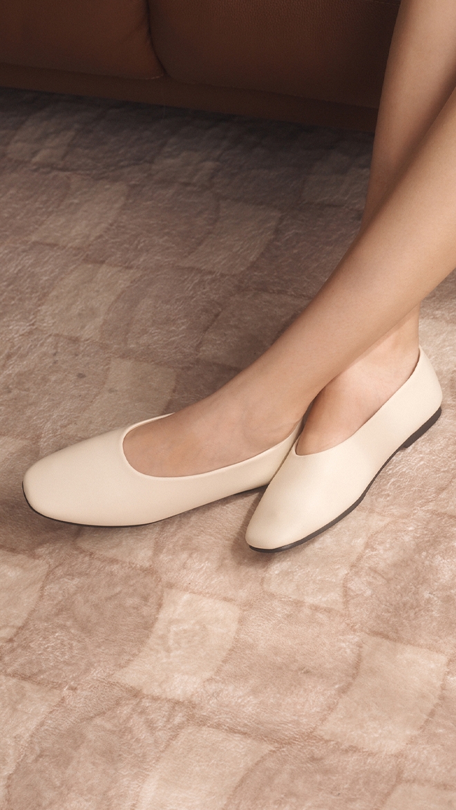 (9/20 예약배송) 스퀘어 토 커버 플랫 412435003 (1cm/2colors)