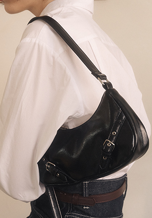 포그 버클 백 452431003 (Black)