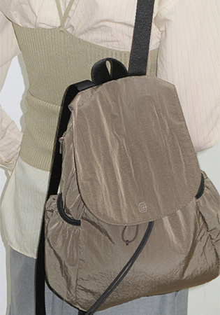Carry your backpack Brown
