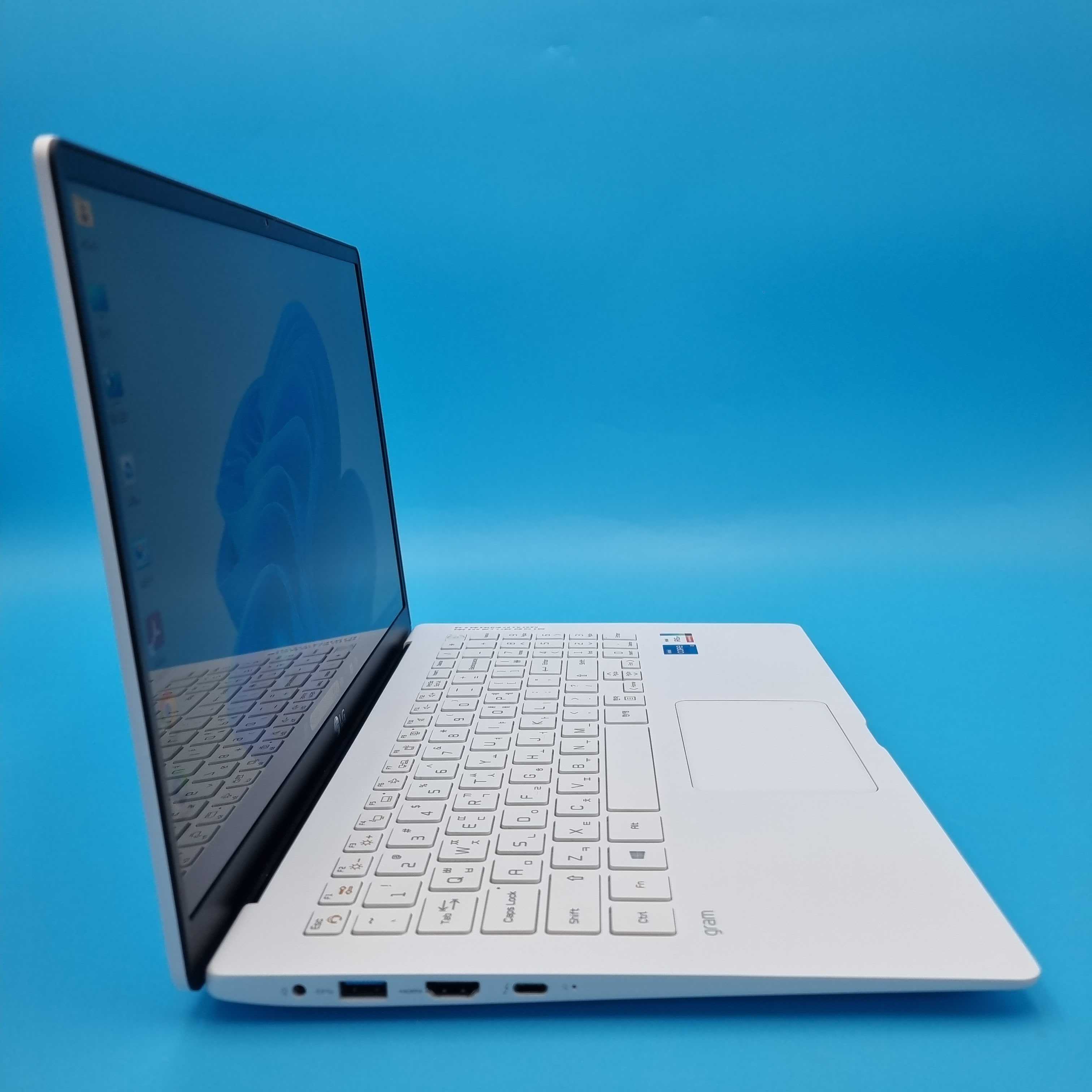 [*그램풀박스패키지]LG 최신형 15/16인치그램 i7/i5 11TH RAM 16GB 512GB Iris Xe 초고성능 그래픽 가벼운 WIN11 PRO
