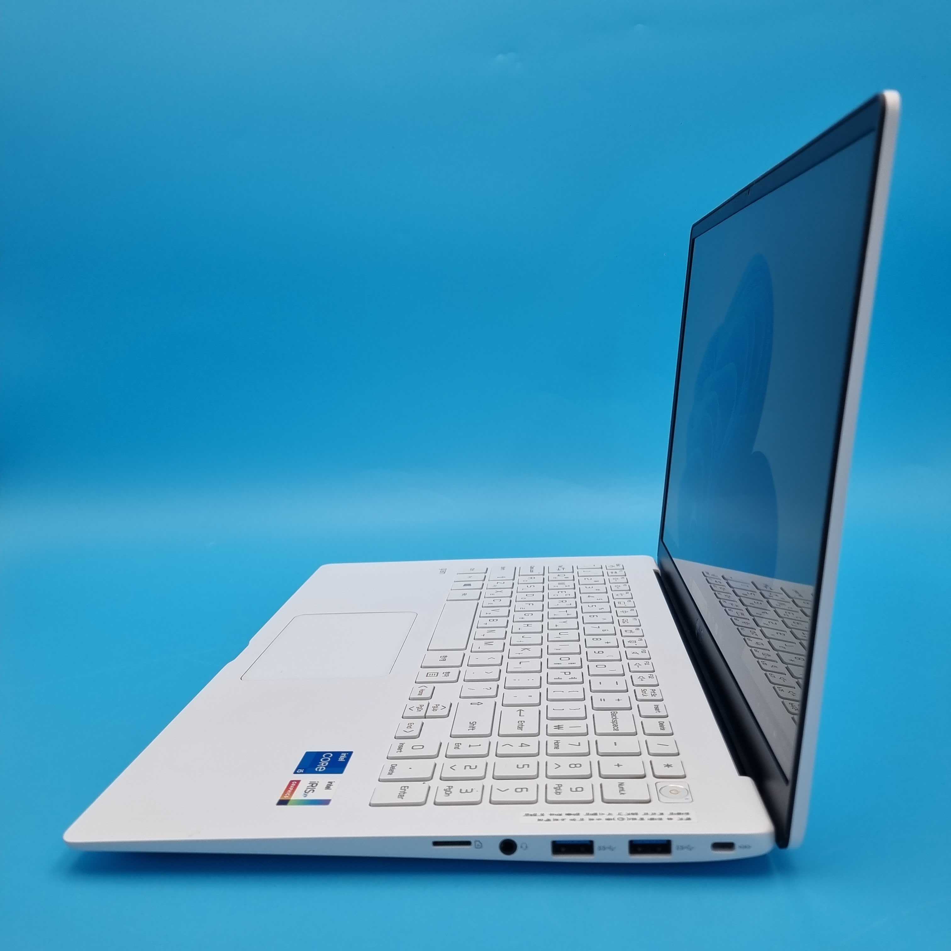 [*그램풀박스패키지]LG 최신형 15/16인치그램 i7/i5 11TH RAM 16GB 512GB Iris Xe 초고성능 그래픽 가벼운 WIN11 PRO