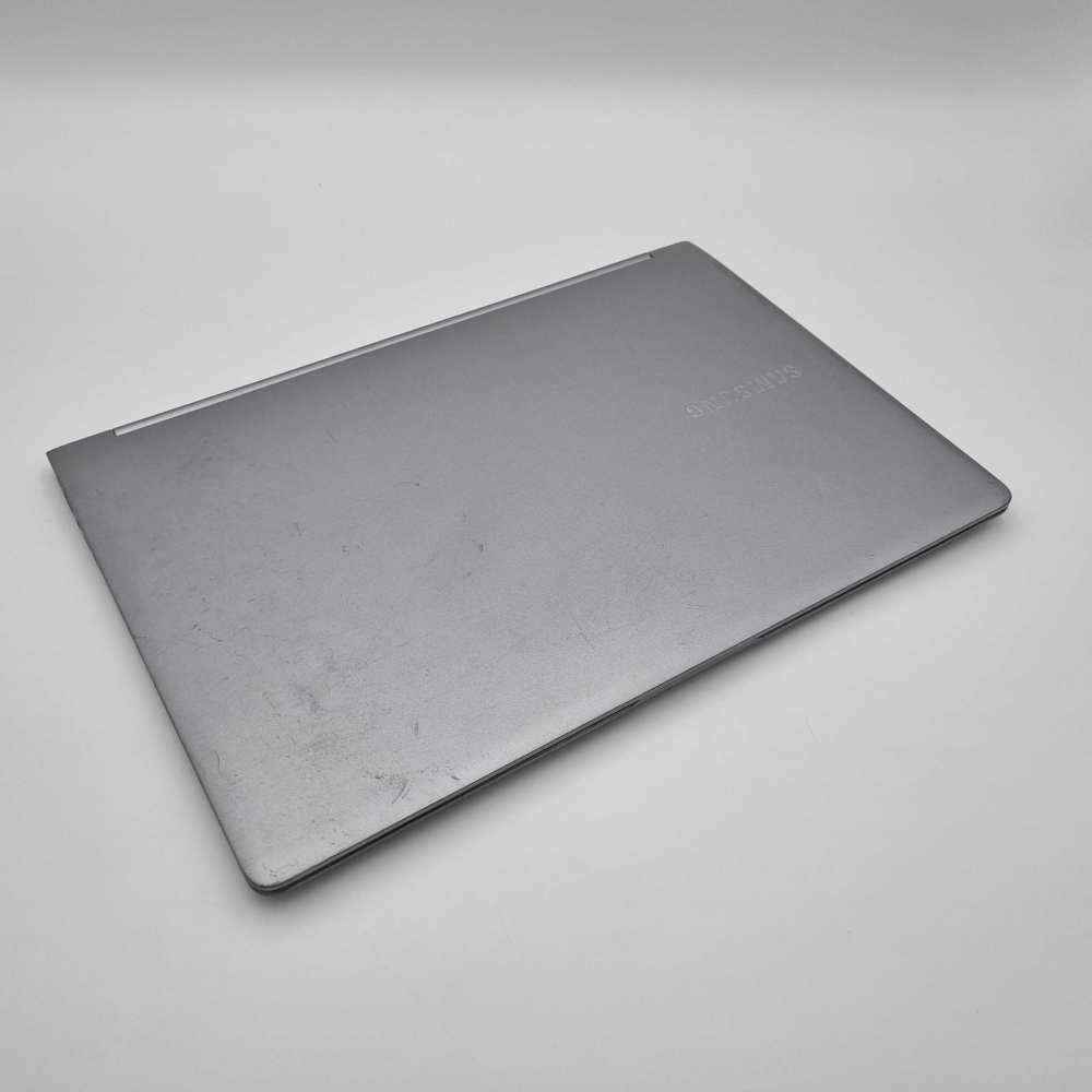 리퍼비시 삼성 노트북9 RAM 8GB SSD 512GB 슬림한 15인치 리퍼 노트북