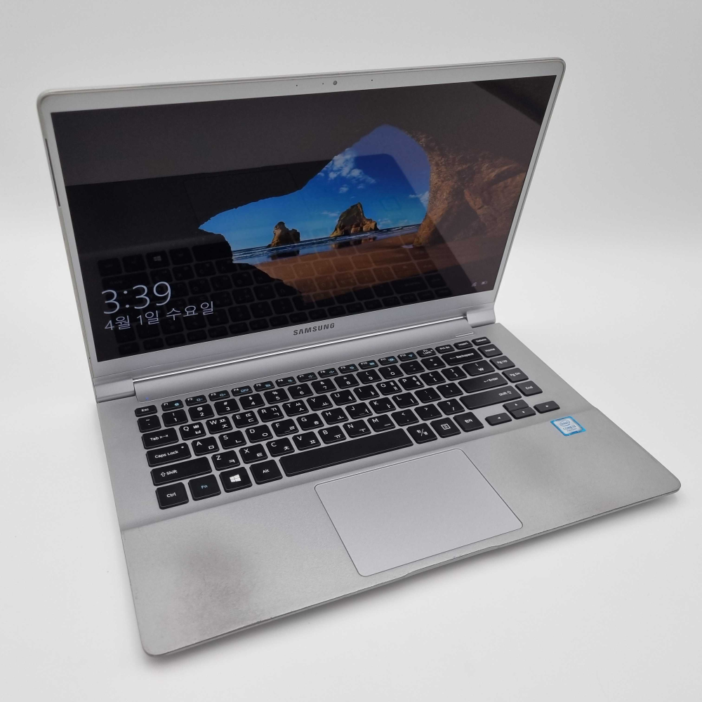 리퍼비시 삼성 노트북9 RAM 8GB SSD 512GB 슬림한 15인치 리퍼 노트북