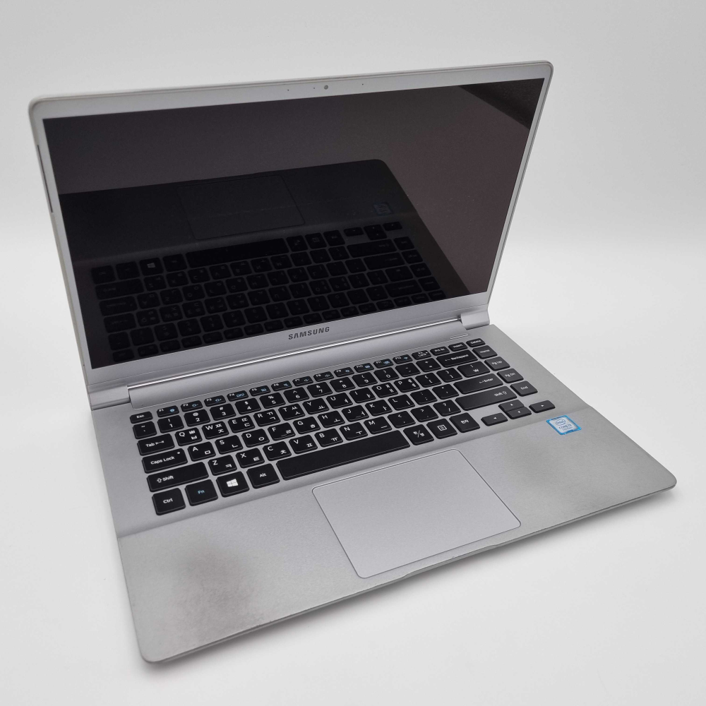 리퍼비시 삼성 노트북9 RAM 8GB SSD 512GB 슬림한 15인치 리퍼 노트북