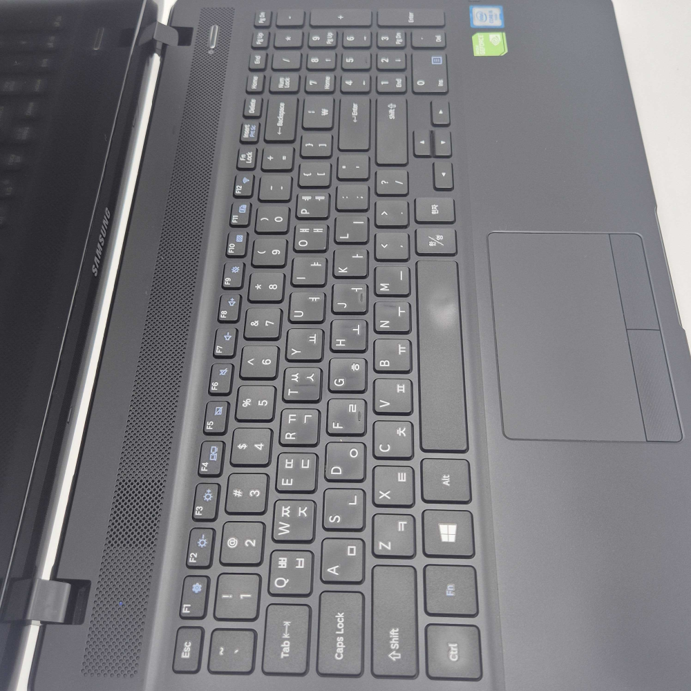 리퍼비시 삼성 i5 HQ RAM 16GB GeForce 그래픽 15.6인치 리퍼 노트북