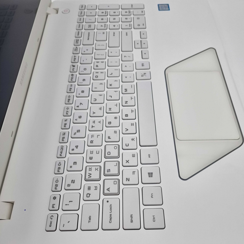 리퍼비시 삼성 오디세이 i7 HQ RAM 16GB GTX 1050 1.2TB 15.6인치 고사양 게이밍 리퍼 노트북