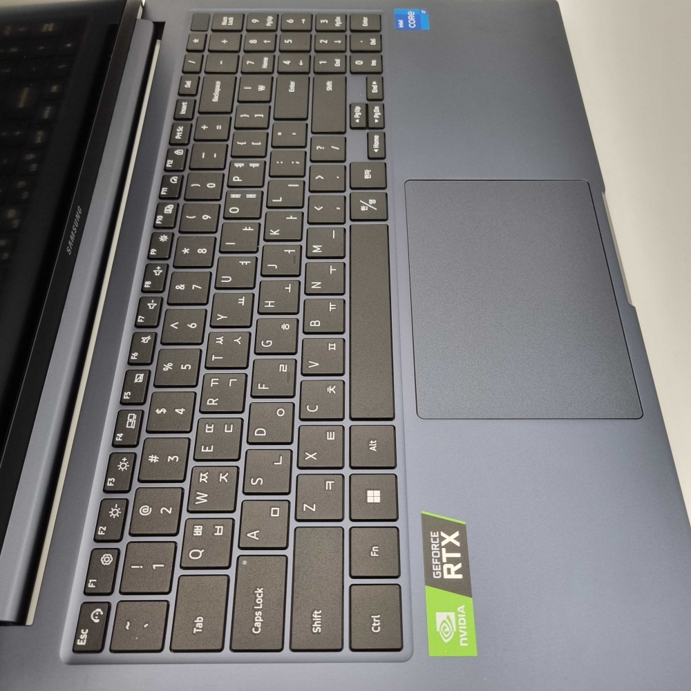 [갤럭시북풀박스패키지]리퍼비시 삼성 갤럭시북 i7 RAM 16GB RTX 3050 Ti 1TB 15.6인치 고사양 리퍼 노트북