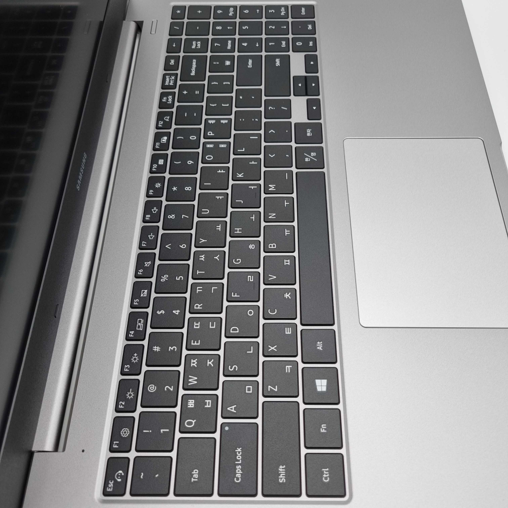 리퍼비시 삼성 i7 10TH CPU RAM 16GB 15.6인치 리퍼 노트북