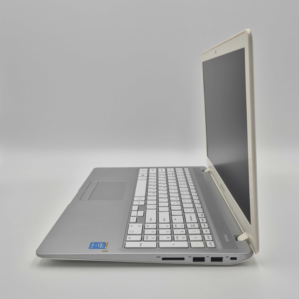 리퍼비시 삼성 실버화이트 i5 CPU RAM 8GB 256GB 15.6인치 리퍼 노트북