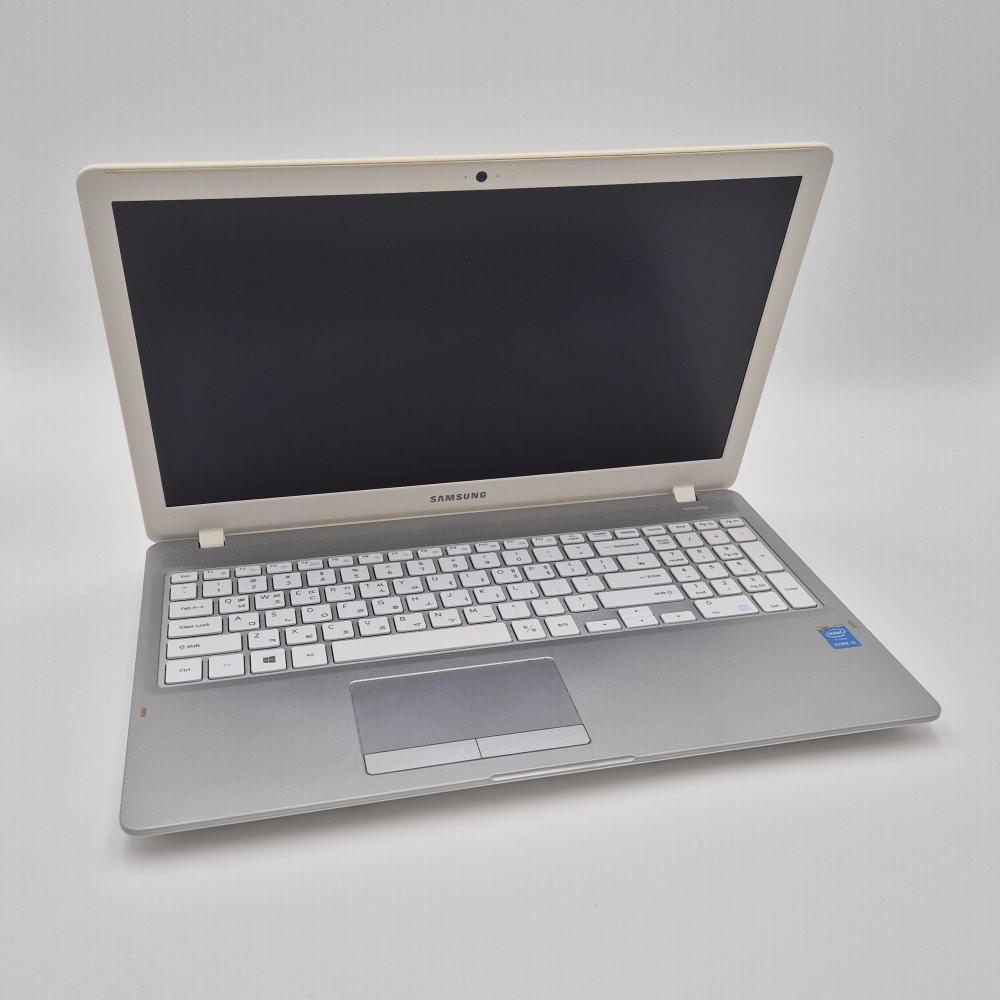 리퍼비시 삼성 실버화이트 i5 CPU RAM 8GB 256GB 15.6인치 리퍼 노트북