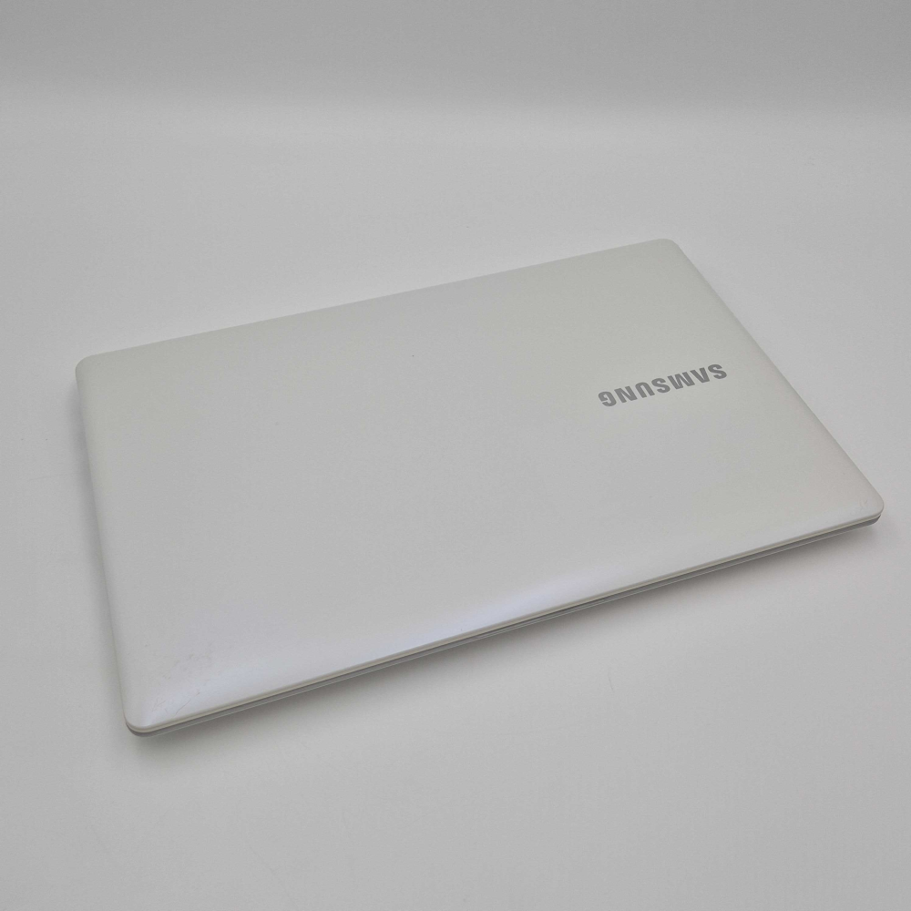 리퍼비시 삼성 실버화이트 i5 CPU RAM 8GB 256GB 15.6인치 리퍼 노트북