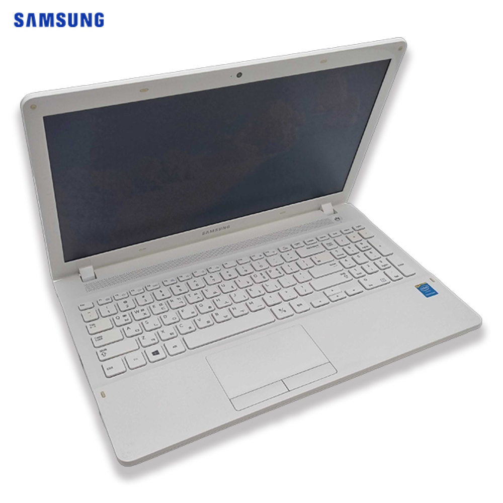 리퍼비시 삼성 올화이트 RAM 8GB SSD 256GB 15.6인치 리퍼 노트북