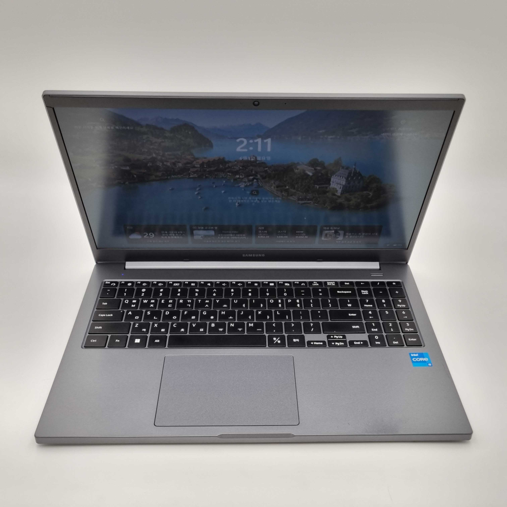 삼성 노트북 플러스 i5 11TH RAM 16GB Iris Xe 그래픽 756GB 15.6인치 리퍼 노트북