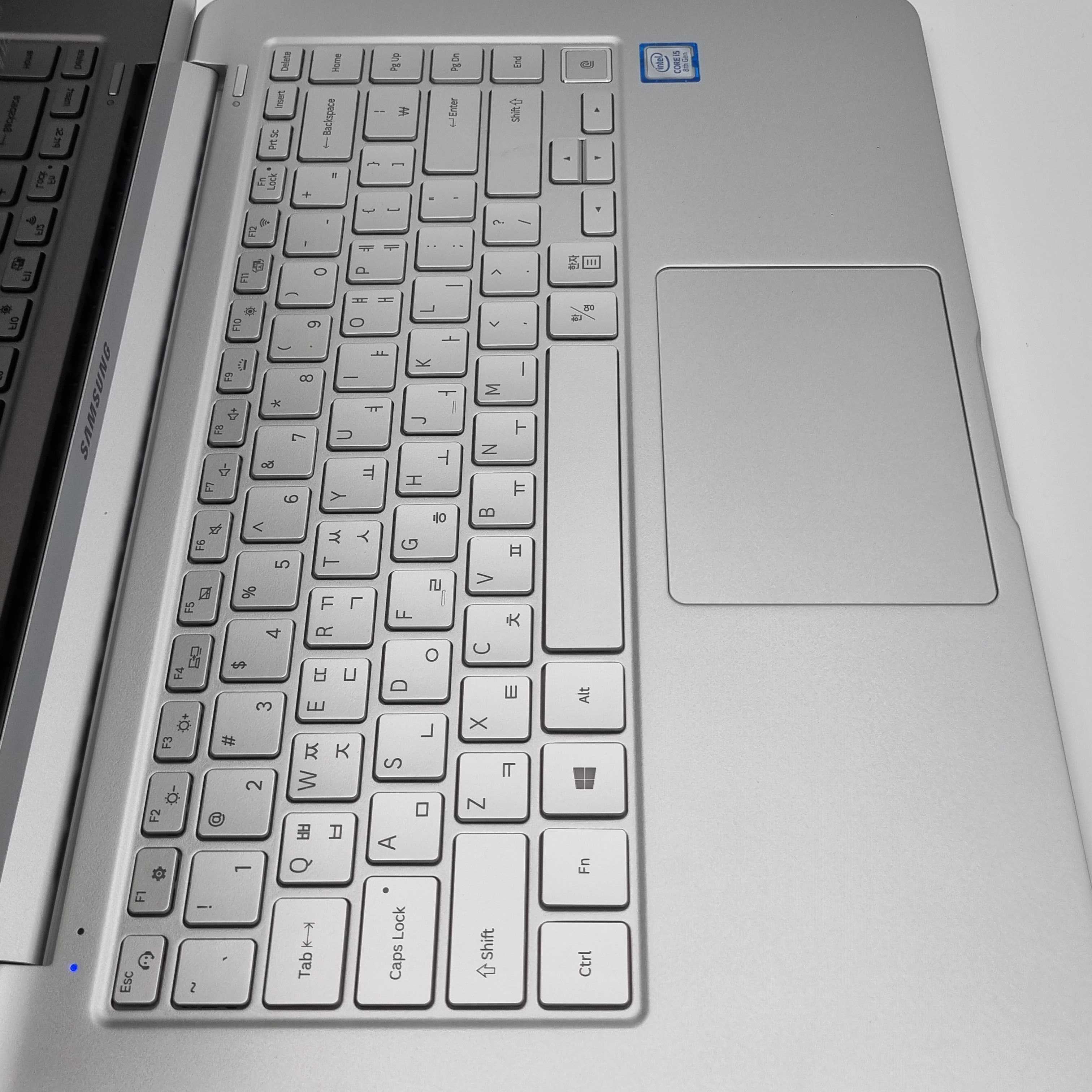 삼성 노트북 i7/i5 CPU 인텔 UHD 그래픽 15인치 슬림형 가벼운 리퍼 노트북