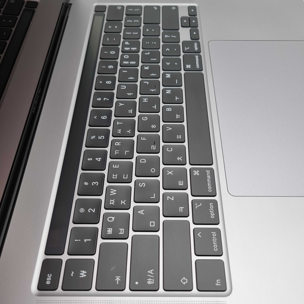 [8월11일하루파격특가]리퍼비시 애플 맥북 프로 i7 9TH RAM 16GB 16인치 리퍼 노트북