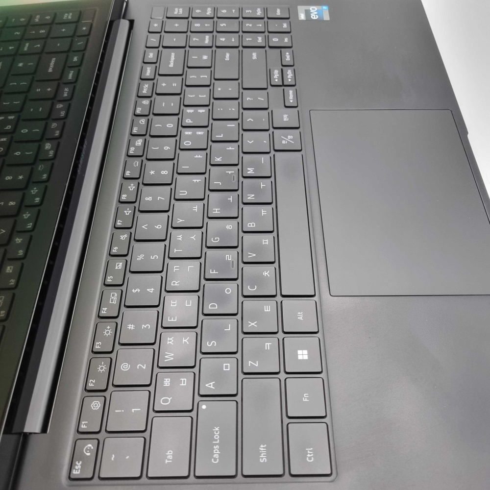 [파격특가]삼성 갤럭시북2 프로 i7 12TH RAM 32GB 15.6인치 리퍼 노트북