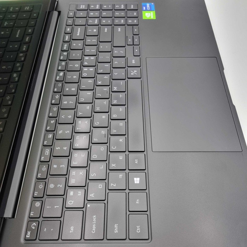 삼성 갤럭시북 프로 i7 11TH RAM 16GB GeForce 15.6인치 리퍼 노트북