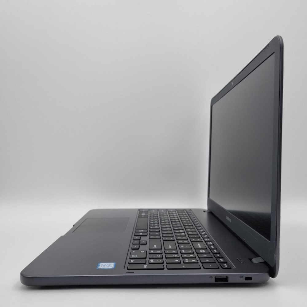 [파격특가]삼성 울트라 i5 8TH RAM 16GB 756GB 15.6인치 리퍼 노트북