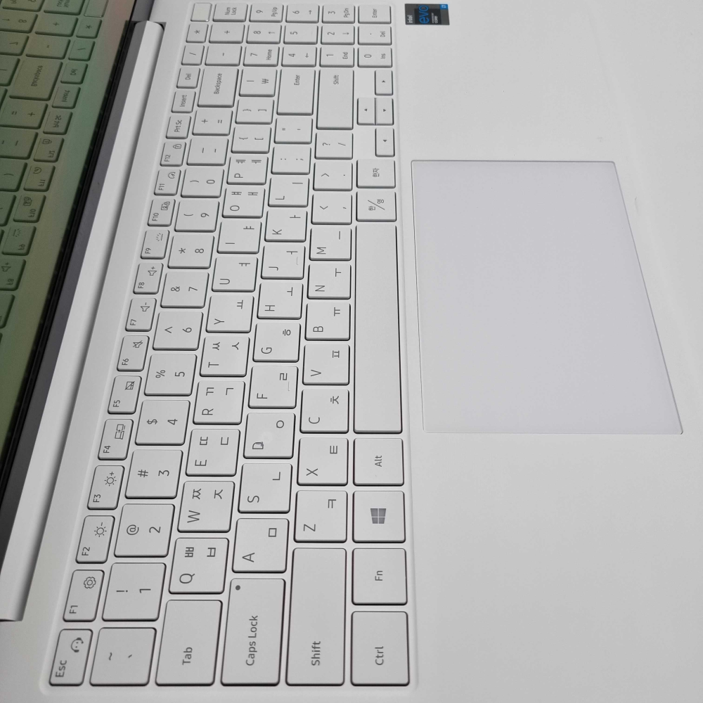 삼성 갤럭시북 프로 i7 11TH RAM 16GB 15.6인치 리퍼 노트북