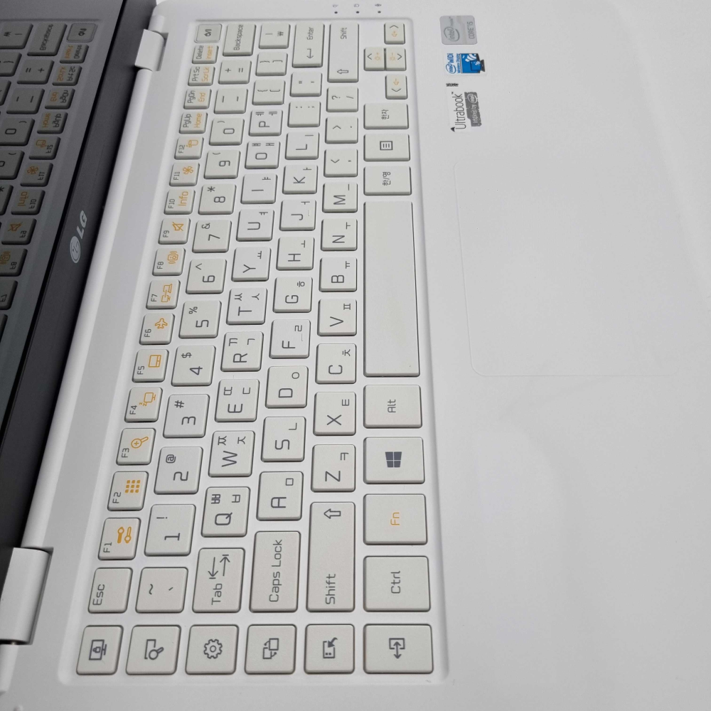 [파격특가]LG 울트라 i5 CPU RAM 8GB 256GB 13인치 화이트 리퍼 노트북