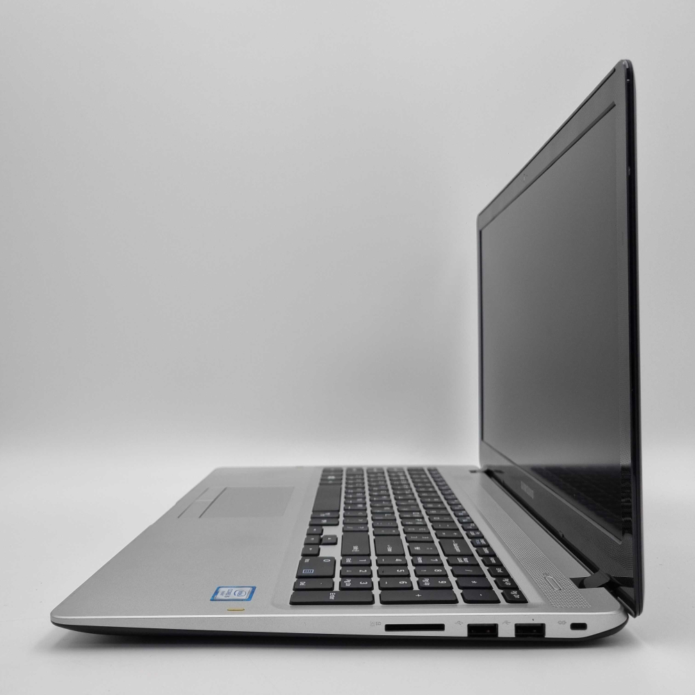 삼성 블랙실버 i5 CPU 756GB 15.6인치 리퍼 노트북