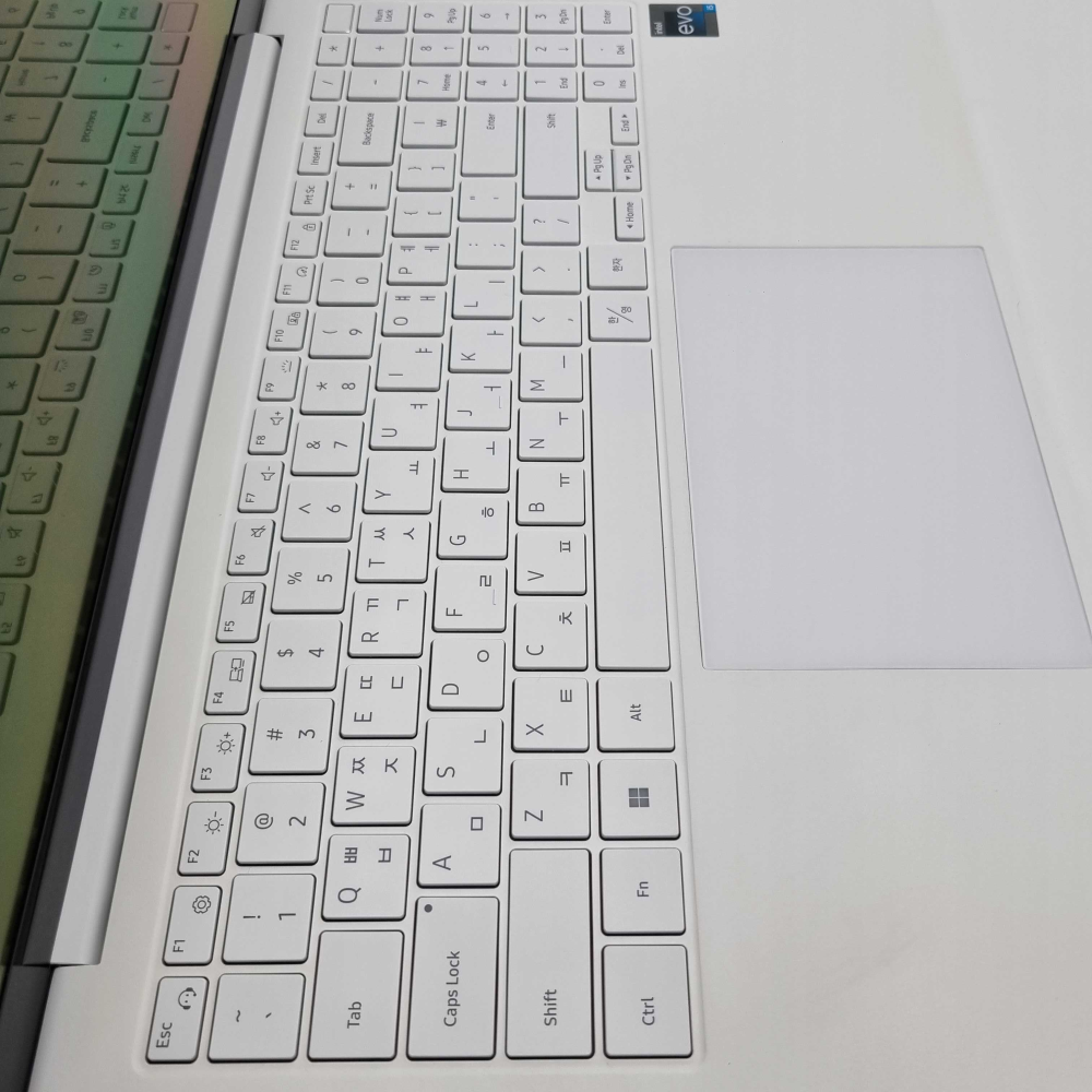 삼성 갤럭시북2 프로 i5 12TH RAM 16GB 15.6인치 리퍼 노트북