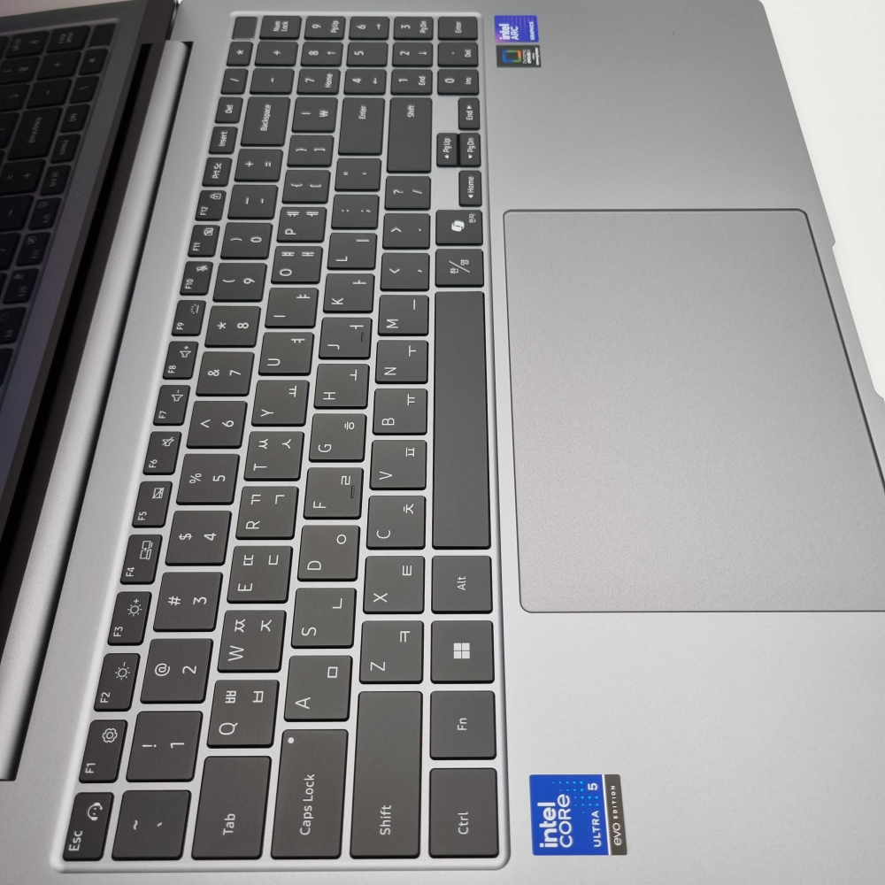 삼성 갤럭시북5 프로 Ultra5 RAM 16GB Arc 그래픽 16인치 리퍼 노트북