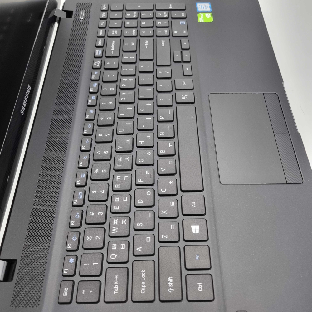 [파격특가]삼성 i7 HQ RAM 16GB GeForce 756GB 15.6인치 리퍼 노트북