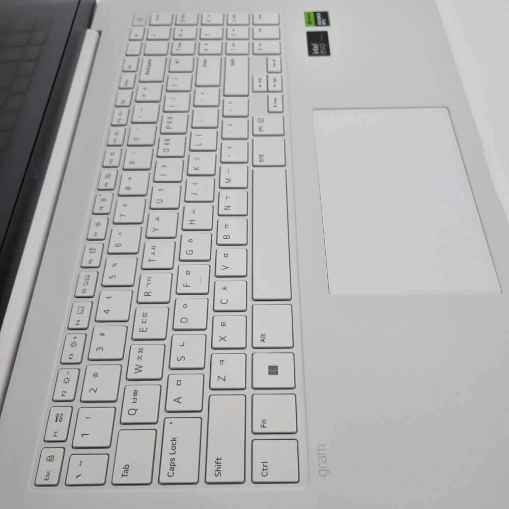 LG 16인치 그램 Ultra7 RAM 32GB RTX 3050 가벼운 하이엔드 리퍼 노트북