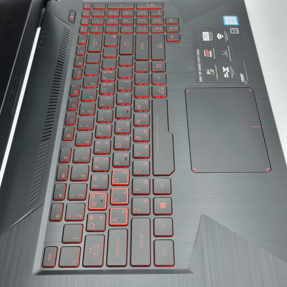 ASUS TUF i5 8TH RAM 16GB GTX 1050 1.2TB 15.6인치 게이밍 리퍼 노트북