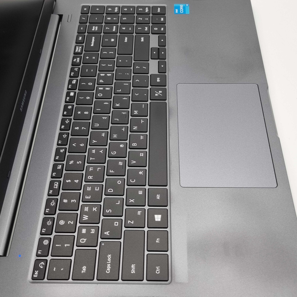 삼성 울트라 그레이 Intel 11TH RAM 16GB 15.6인치 리퍼 노트북