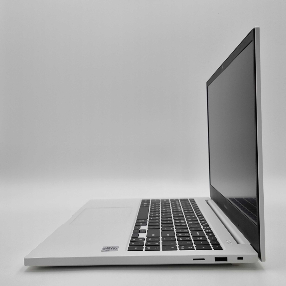 [파격특가]삼성 울트라 화이트 Intel 10TH RAM 16GB 15.6인치 리퍼 노트북