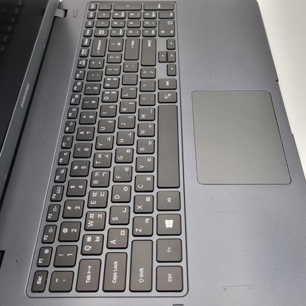 삼성 울트라 i5 8TH RAM 16GB 756GB 15.6인치 리퍼 노트북