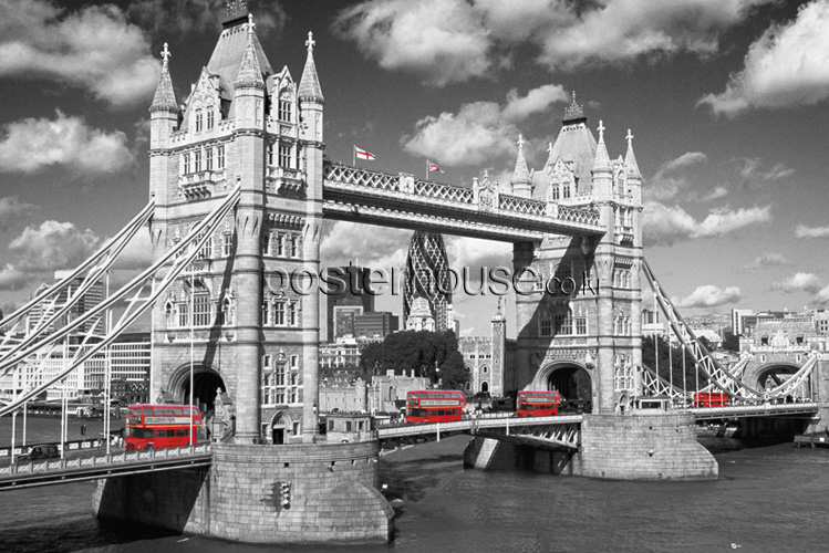 London: Tower Bridge Buses