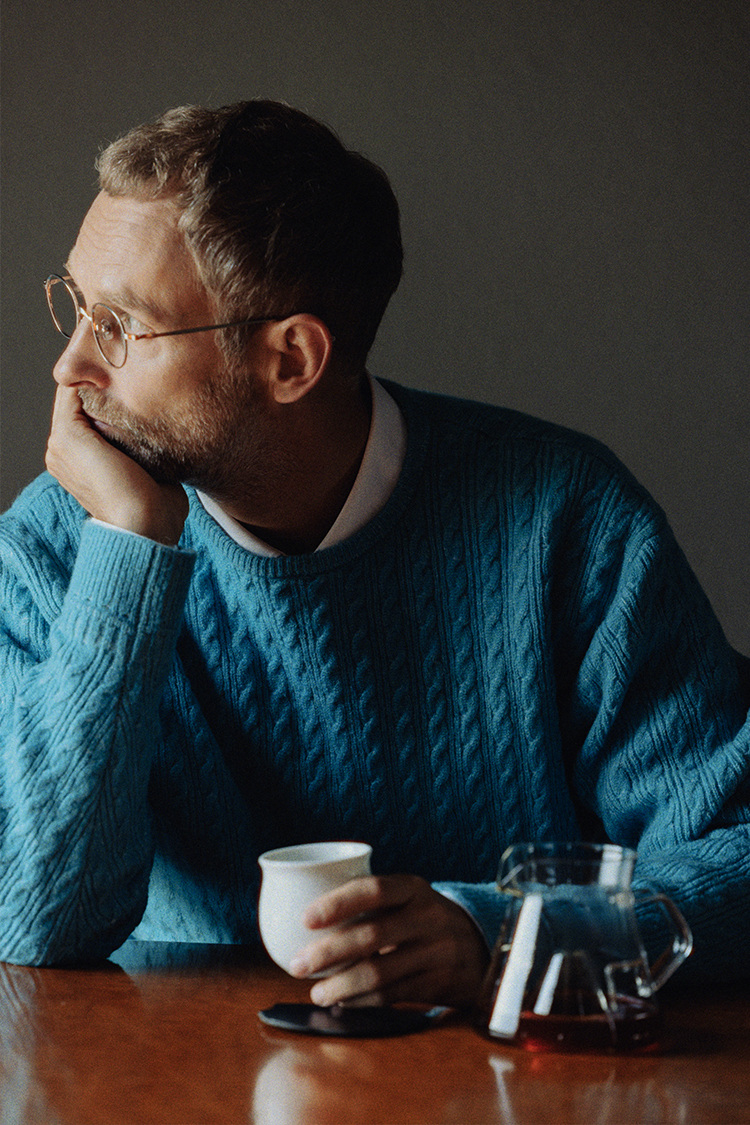 [공식몰] 알파카 혼방 투톤 케이블 배색 라운드 니트