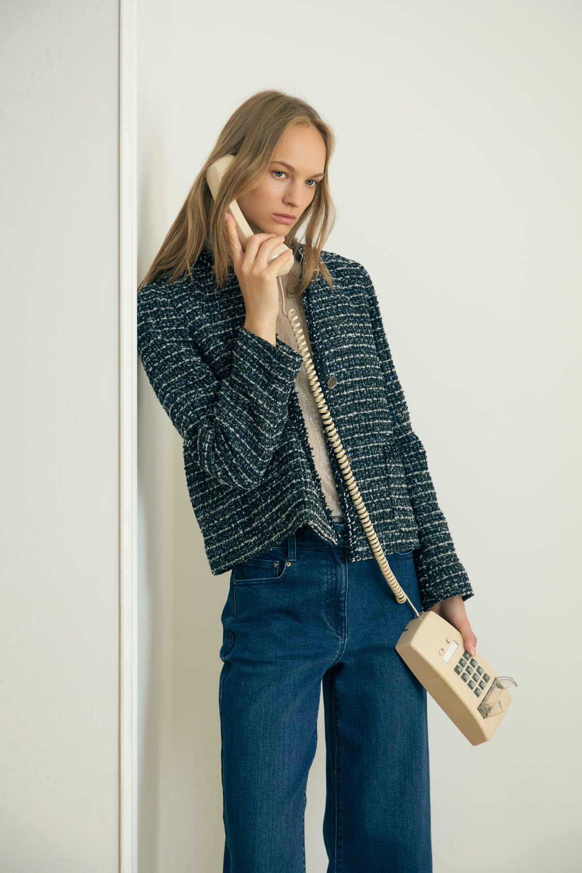 [캐리스노트] 글리터 믹스 크롭 트위드 자켓 블랙