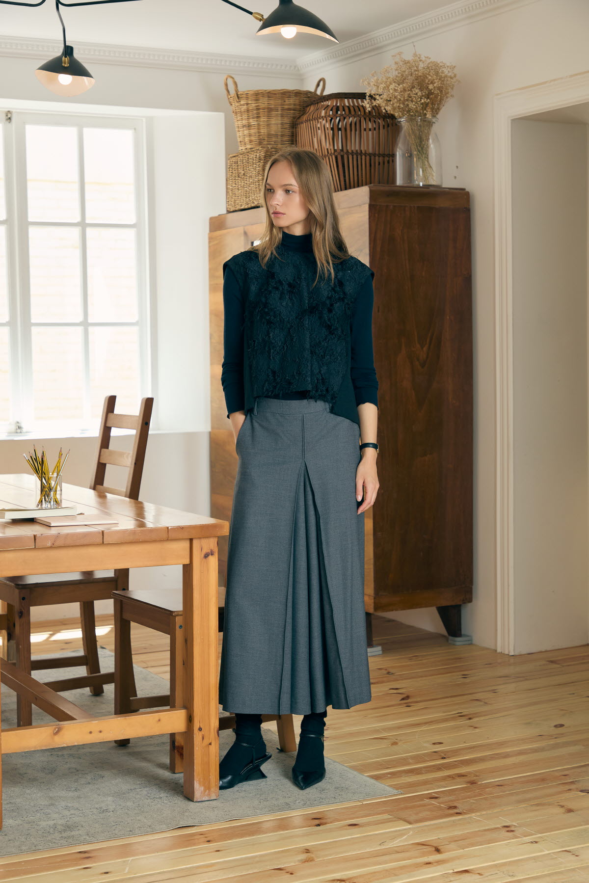 [캐리스노트] 핀턱 크롭 스커트핏 팬츠 멜란지 그레이