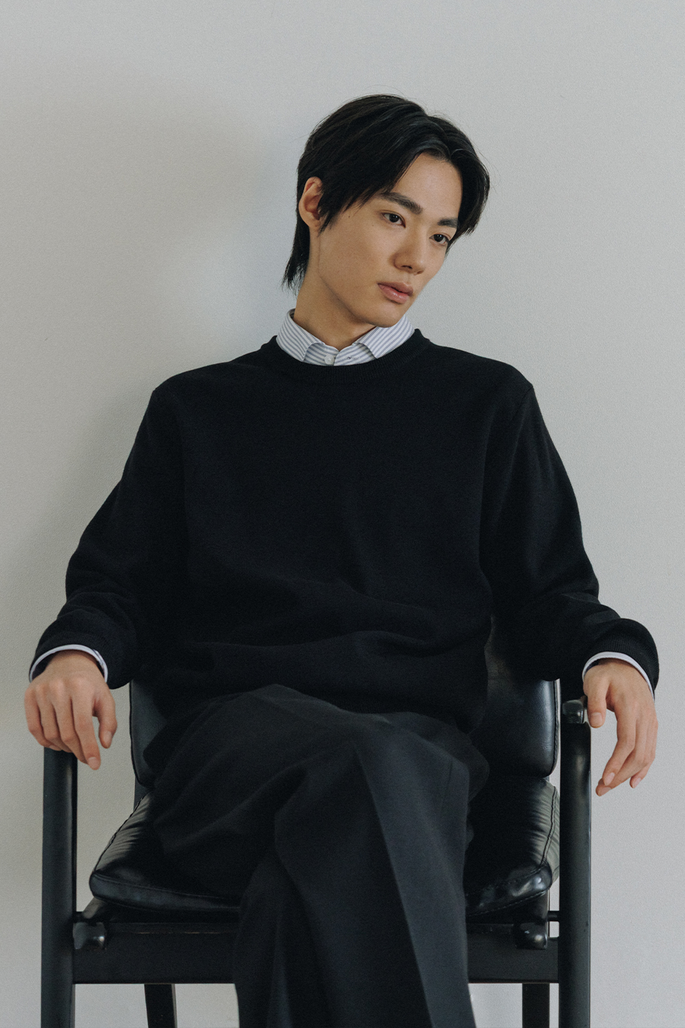 스탠다드 밀라노 라운드 풀오버 블랙