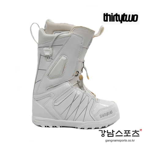 써리투 부츠 라쉬드 (THIRTYTWO LASHED FT WHITE BOARD BOOTS)