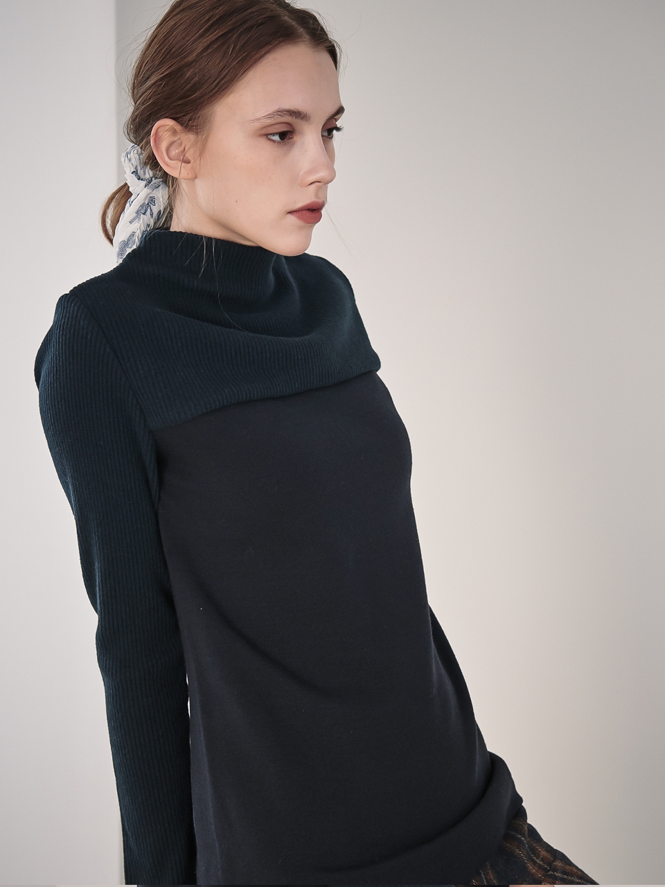 Rib Patched High-Neck Knit_Navy