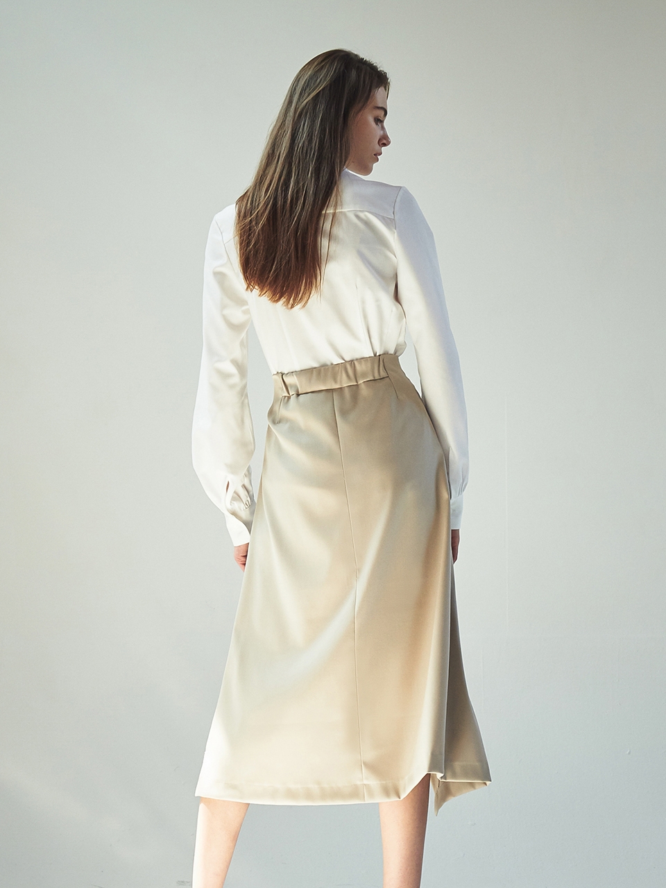 HALF PLEATED WRAP SKIRT_BEIGE