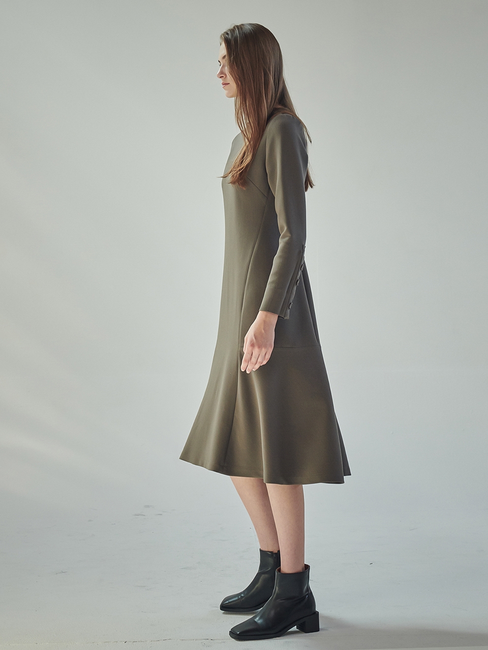 MERMAID LINE FLARED MIDI DRESS_D.BROWN