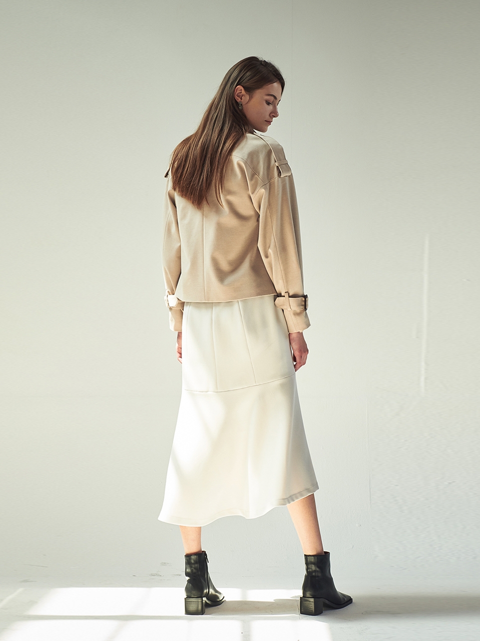 WIDE POCKET CROPPED JACKET_BEIGE