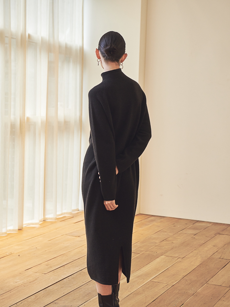 HIGH-NECK CASHMERE LONG KNIT DRESS_BLACK