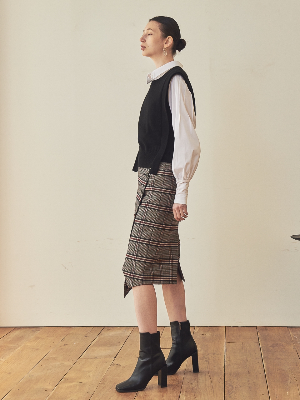 3 BUTTON CHECK PATTERN SKIRT_ CH.BLACK