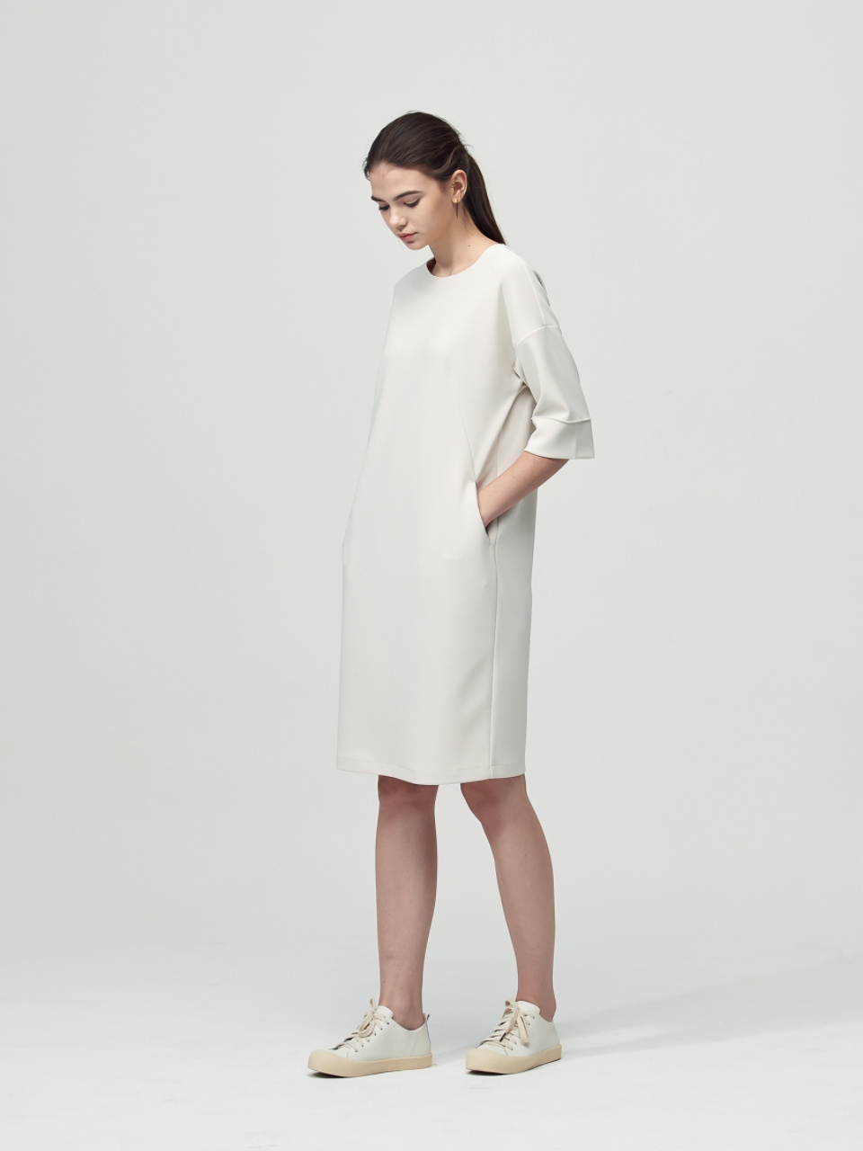 Round Neck Edge Dress_Ivory