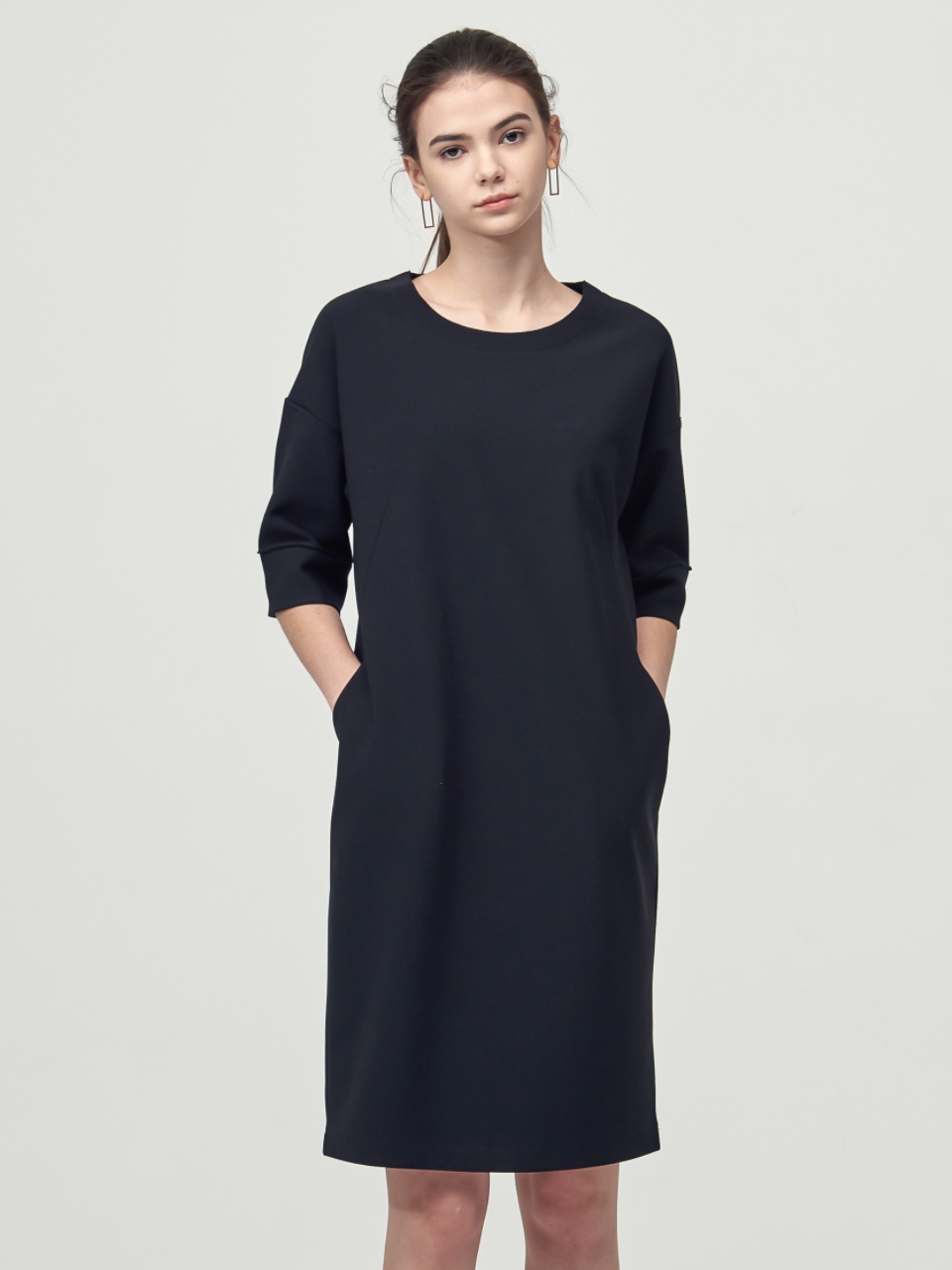 Round Neck Edge Dress_Black